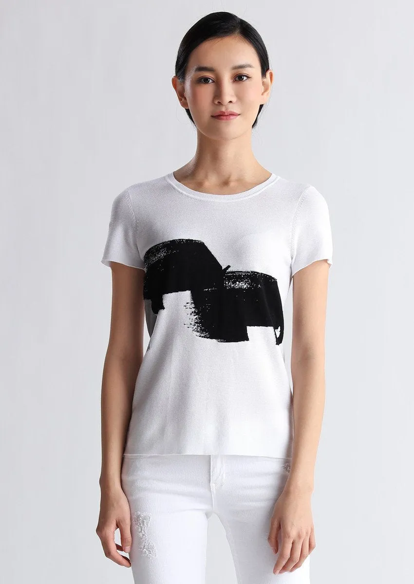 Minimalist style cotton T-shirt