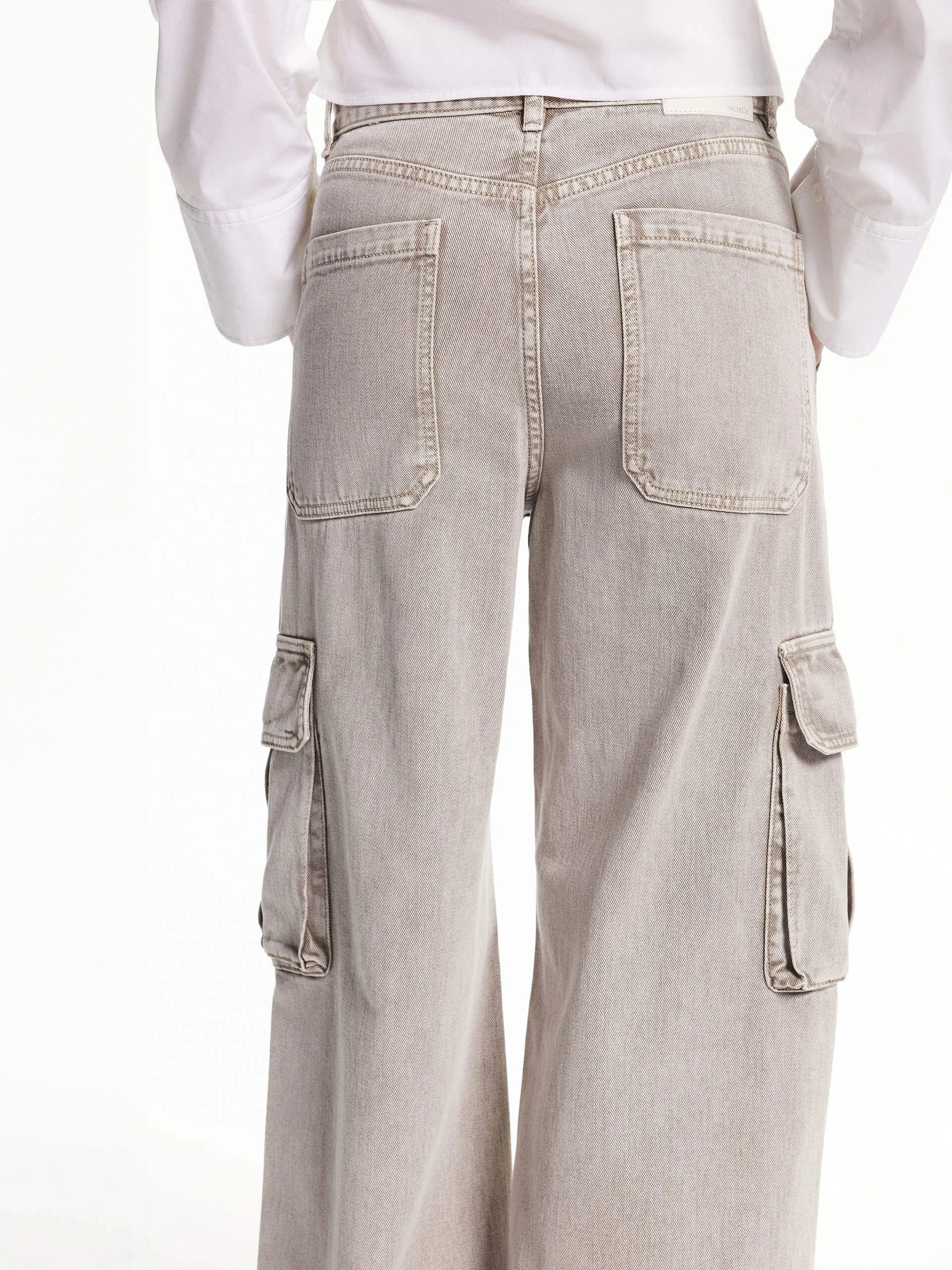 Relaxed Fit Cargo Jeans