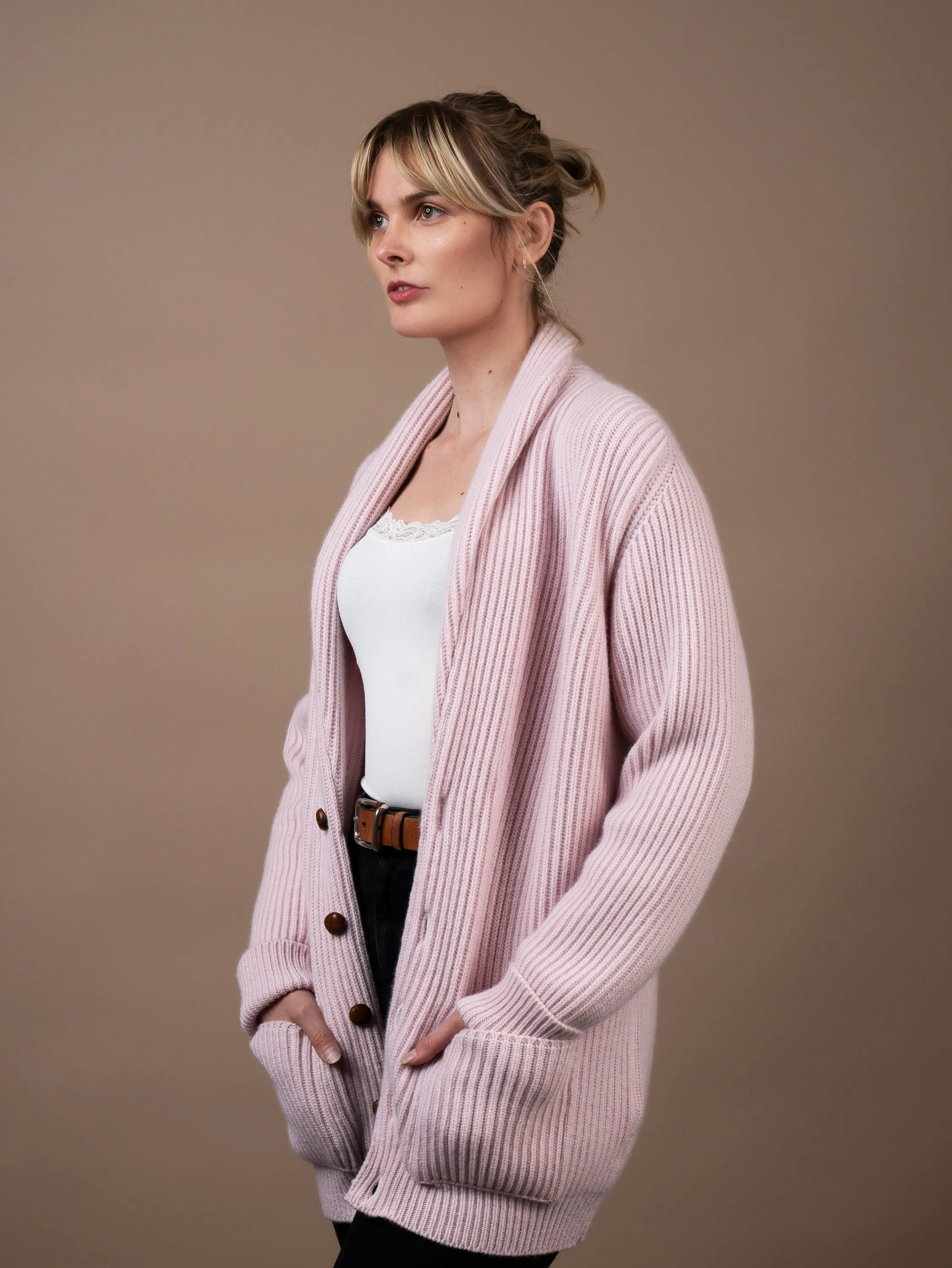 THE SHAWL NECK CARDIGAN<br>SOFT PINK